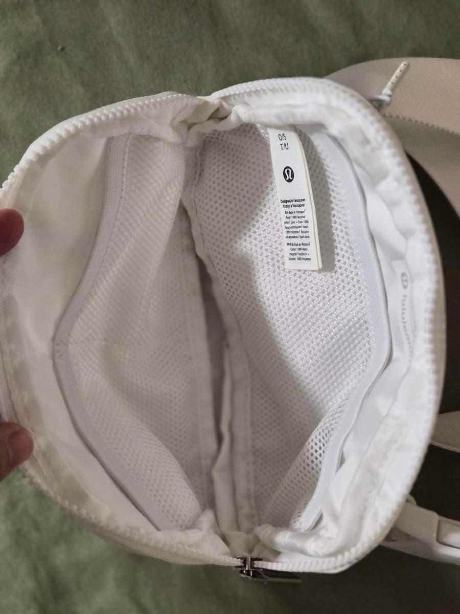 Lululemon White Nylon Crossbody Bag thumbnail 3