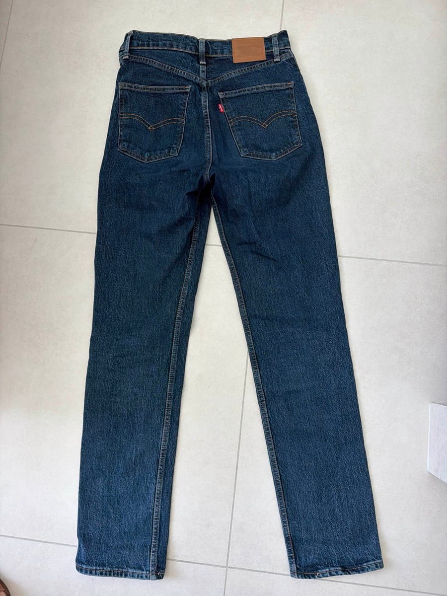 High-Waist Denim Jeans thumbnail 3