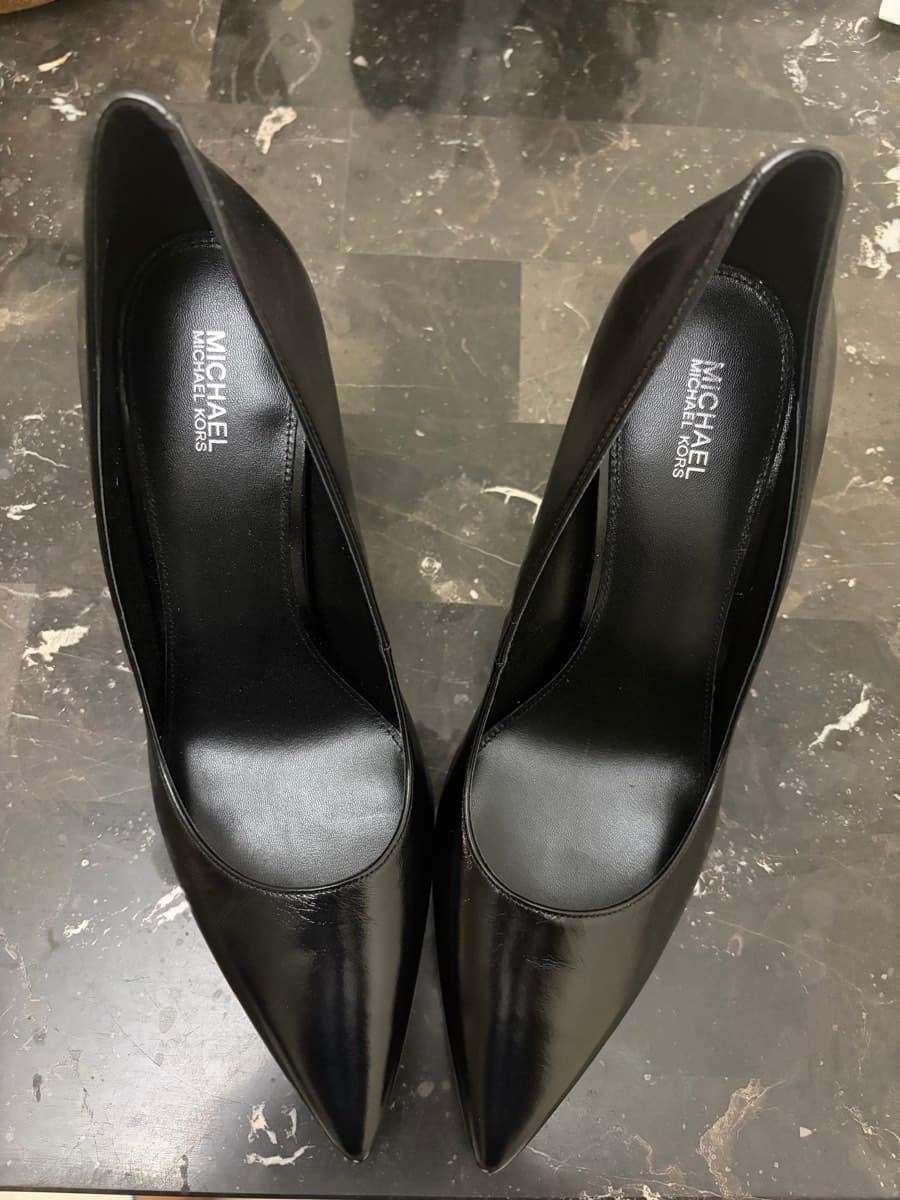 Michael Kors Black Leather Pumps thumbnail 5