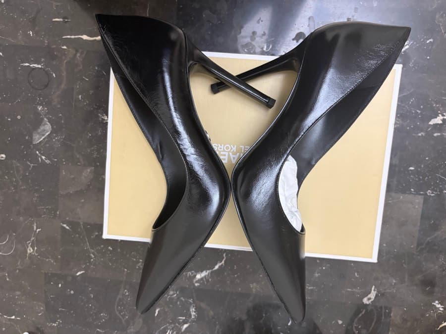 Michael Kors Black Leather Pumps thumbnail 3