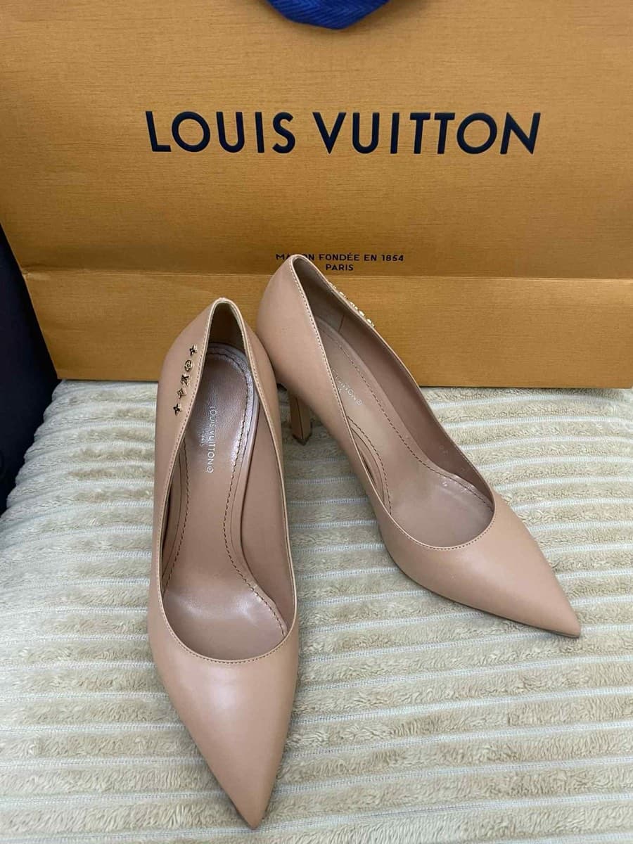 Original Louis Vuitton Nude Leather Pumps thumbnail 2