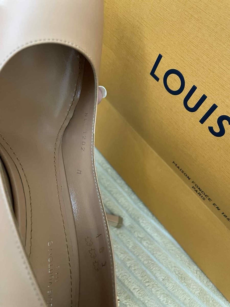 Original Louis Vuitton Nude Leather Pumps thumbnail 6