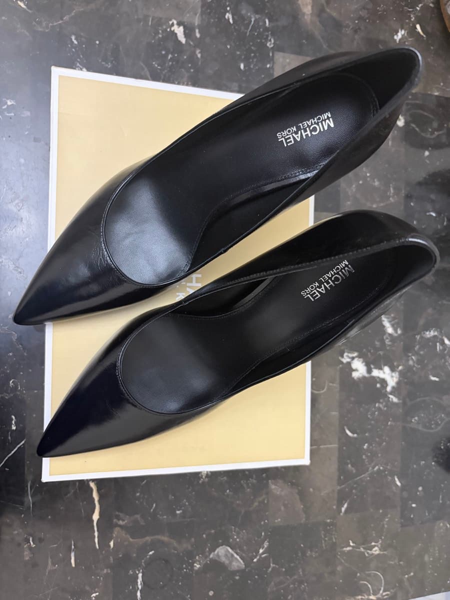 Michael Kors Black Leather Pumps thumbnail 2