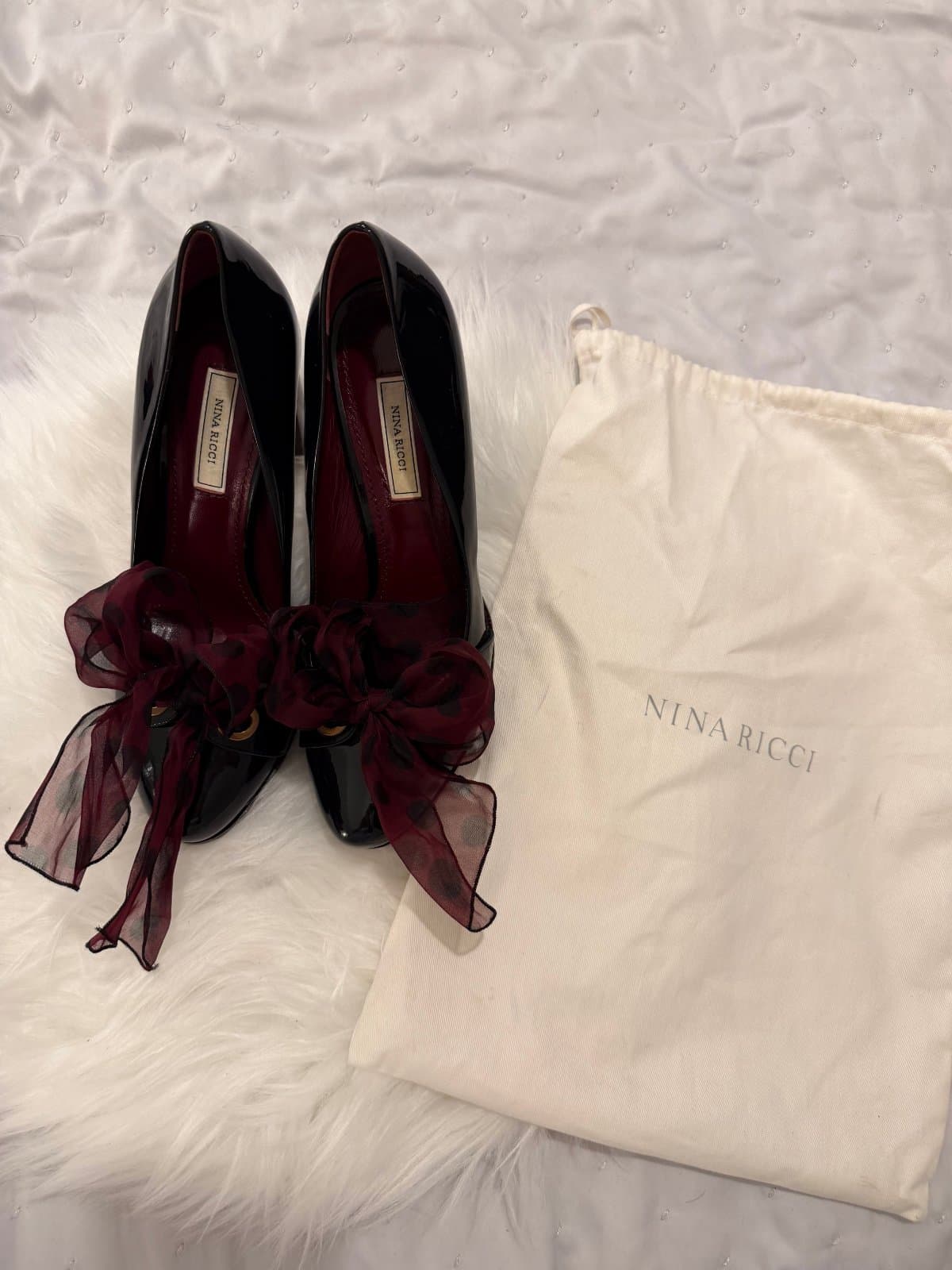 Nina Ricci Black Patent Leather Bow Heels – Made in Italy – Size 38.5 thumbnail 5