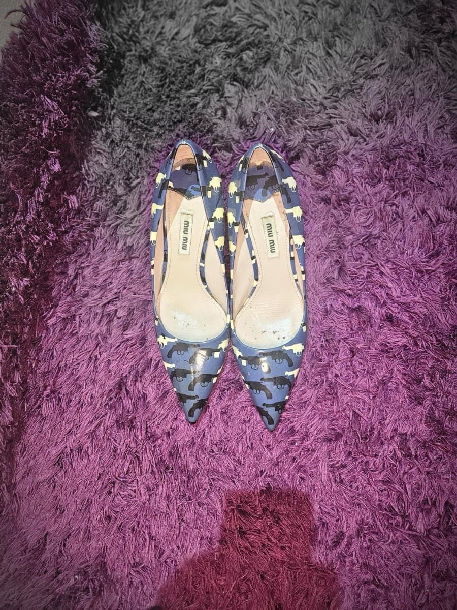 Prada Two-Tone Pumps thumbnail 10