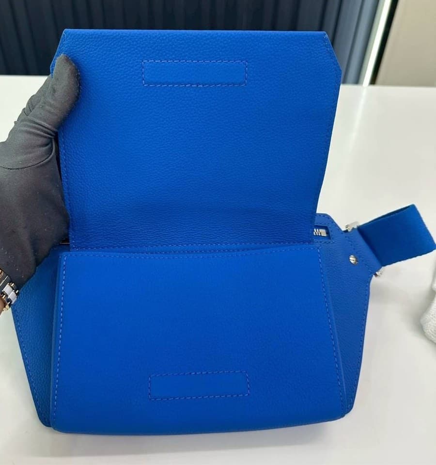 Louis Vuitton Blue Bumbag thumbnail 8