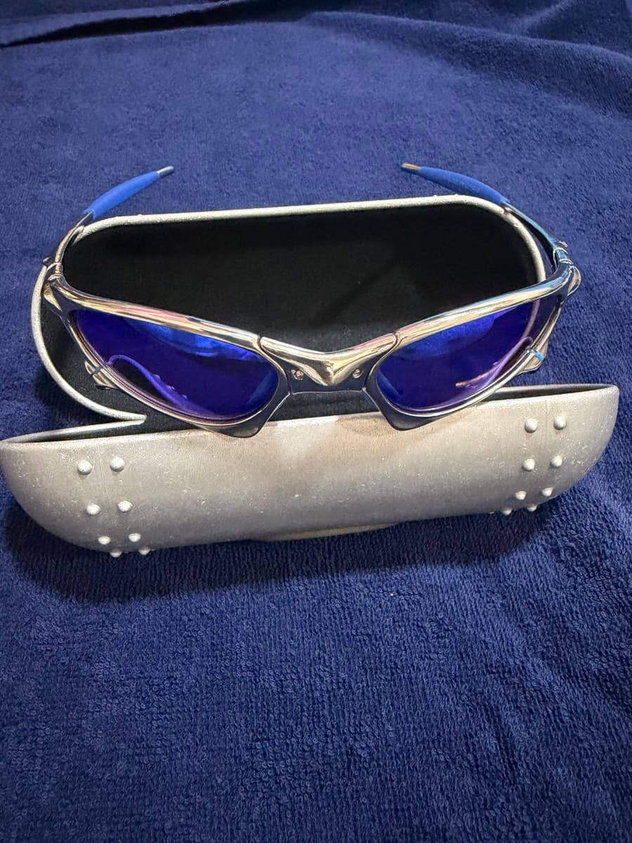 Authentic Oakley Penny – A True Piece of Oakley History thumbnail 3
