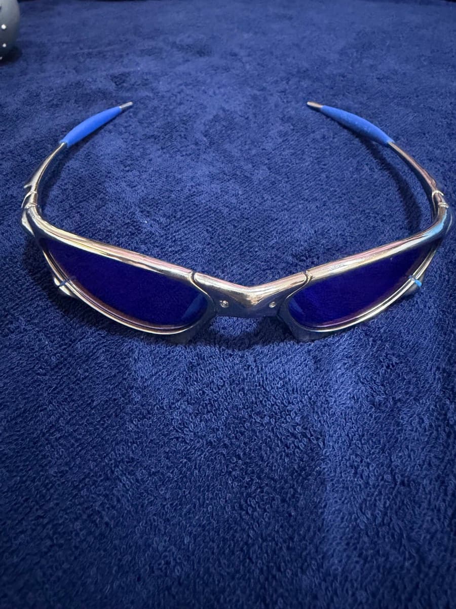 Authentic Oakley Penny – A True Piece of Oakley History thumbnail 2