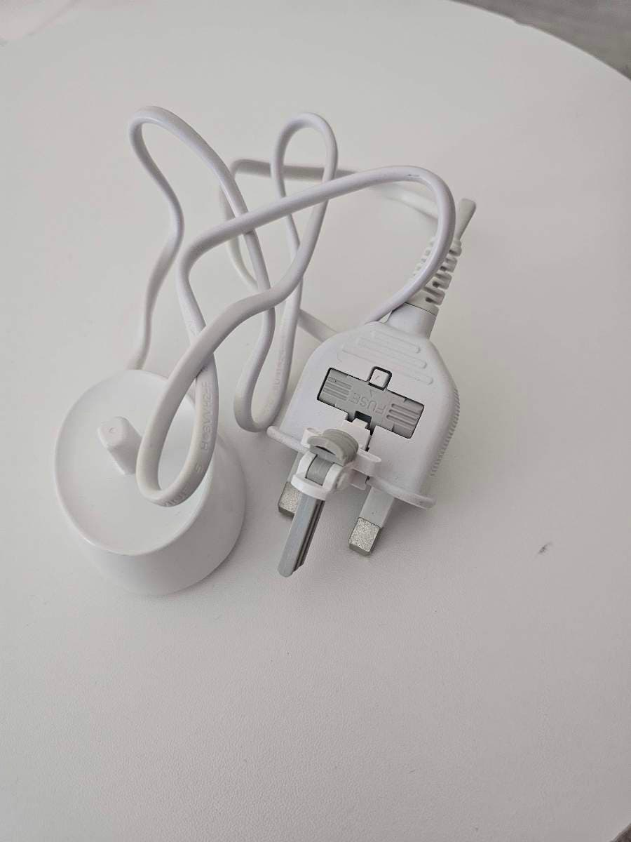 Oral-B electric toothbrush charger only (Type 3757) thumbnail 2