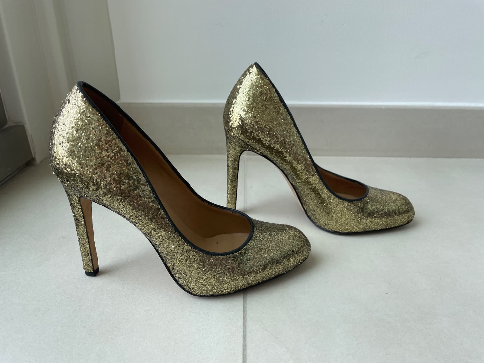 Marc by Marc Jacob gold pump thumbnail 3