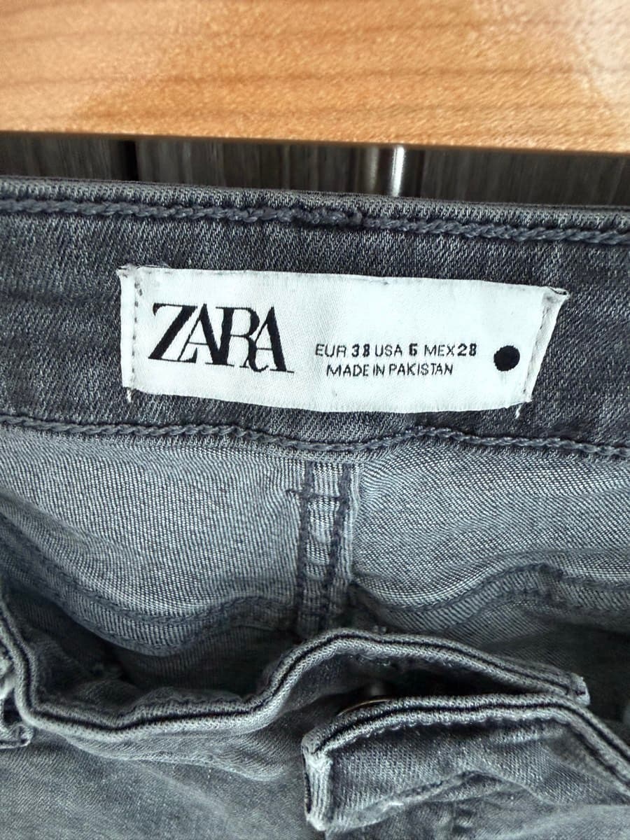 Zara Grey Cropped Jeans thumbnail 3