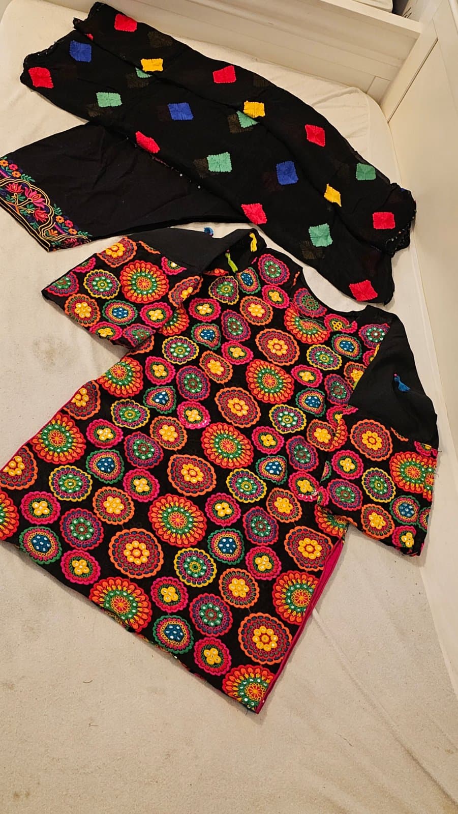 Traditional Gorgious trendy 3 PC ladies dress - perfect for Asian event thumbnail 2