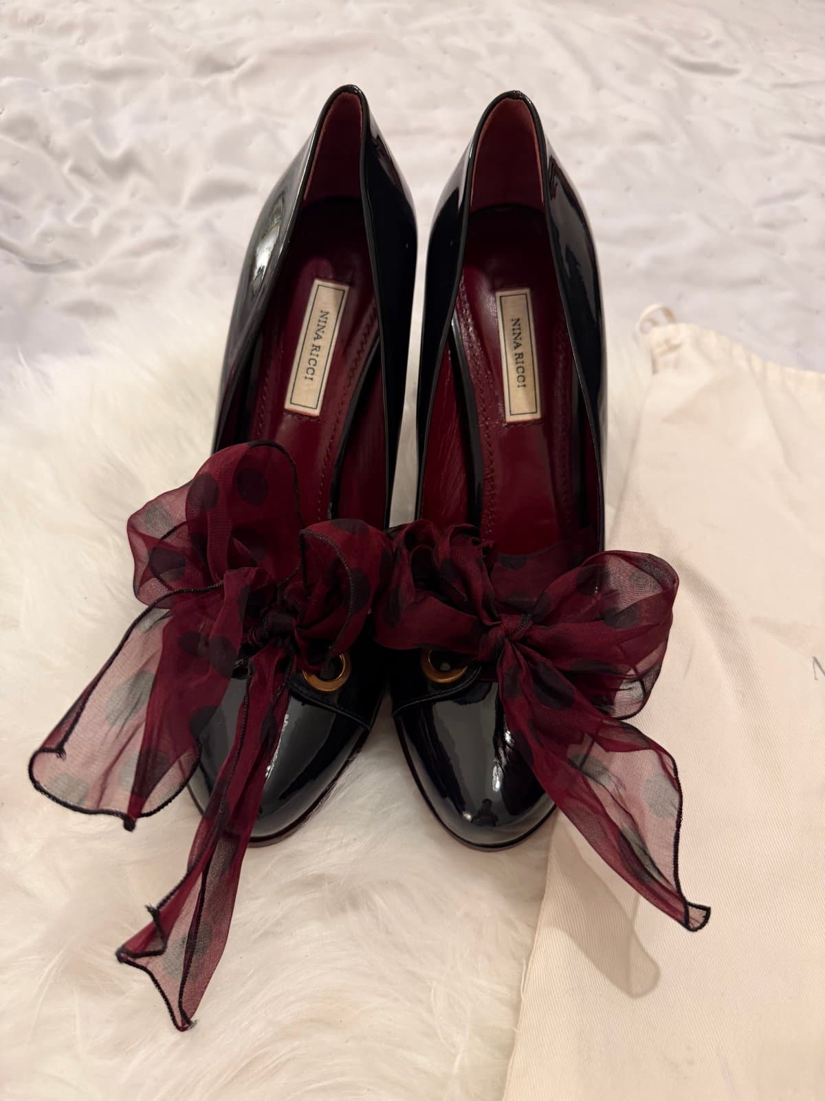 Nina Ricci Black Patent Leather Bow Heels – Made in Italy – Size 38.5 thumbnail 4