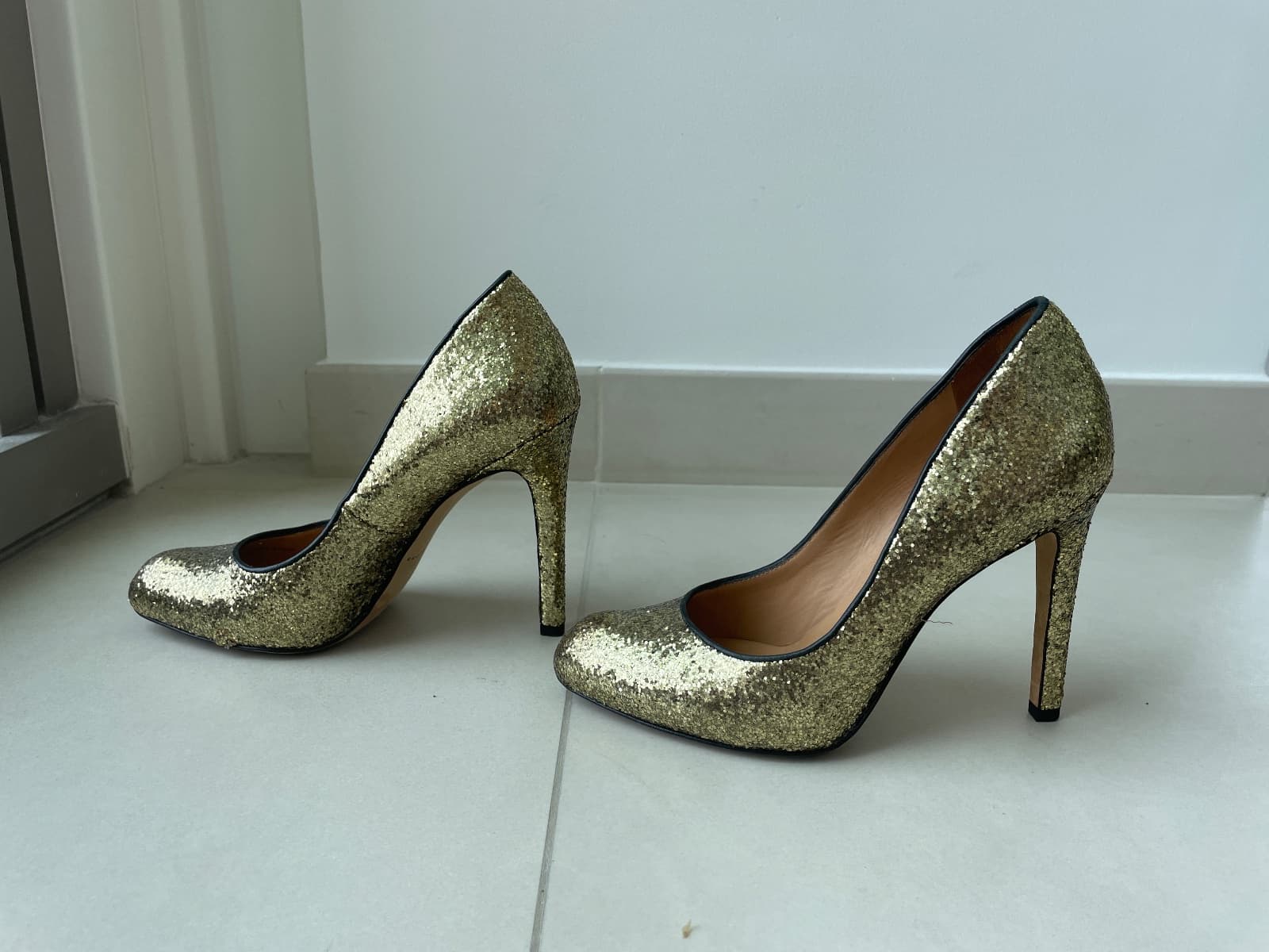 Marc by Marc Jacob gold pump thumbnail 4