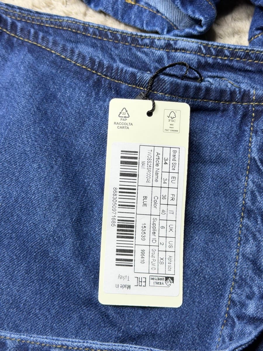 Denim Skirt 2x AED 50 thumbnail 4