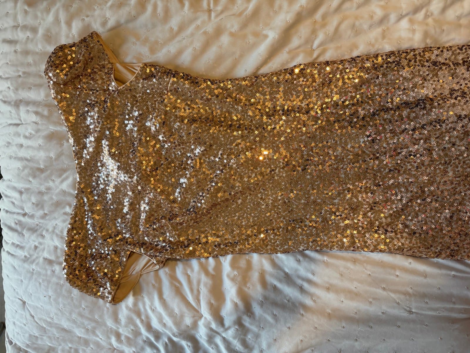 Badgley Mischka Gold Sequin Cowl Back Maxi Gown – Size 6 thumbnail 3