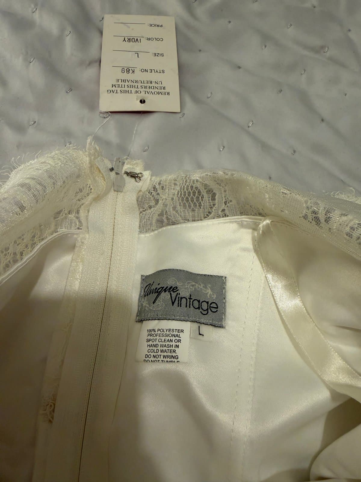 Unique Vintage Ivory Satin Lace Bow Dress – Size L 🤍 thumbnail 2