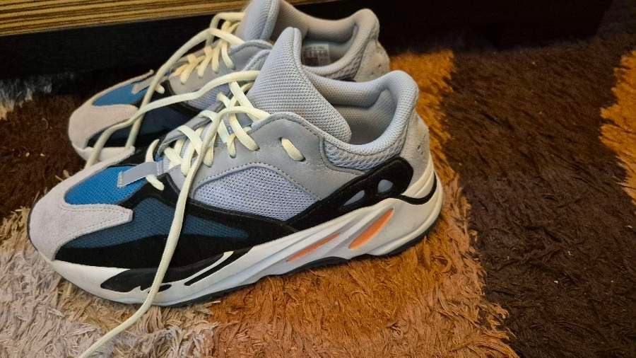Adidas Yeezy Boost 700 waverunner EU42