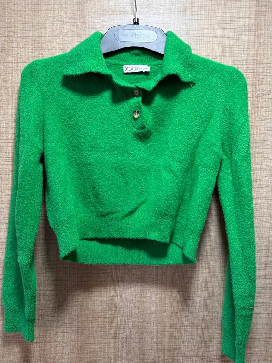 DILVIN Green Collared Sweater