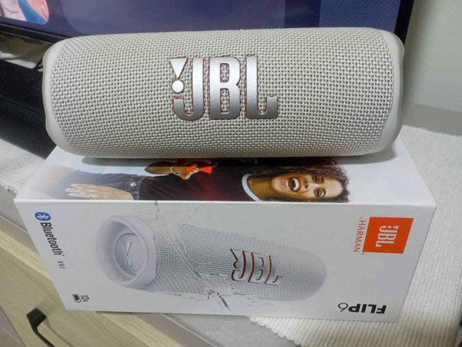JBL Flip 6 Portable Speaker - image 1