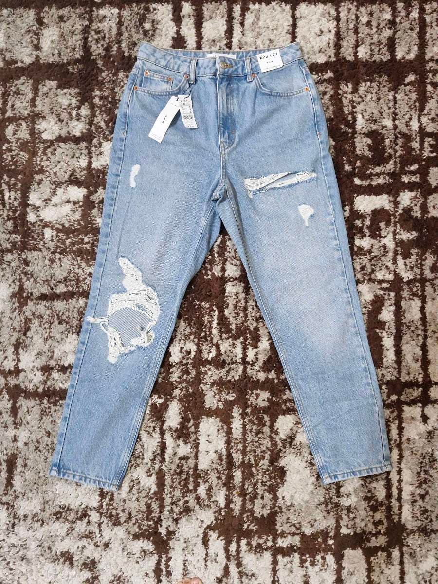 TOPSHOP Mom Light Wash Distressed Jeans