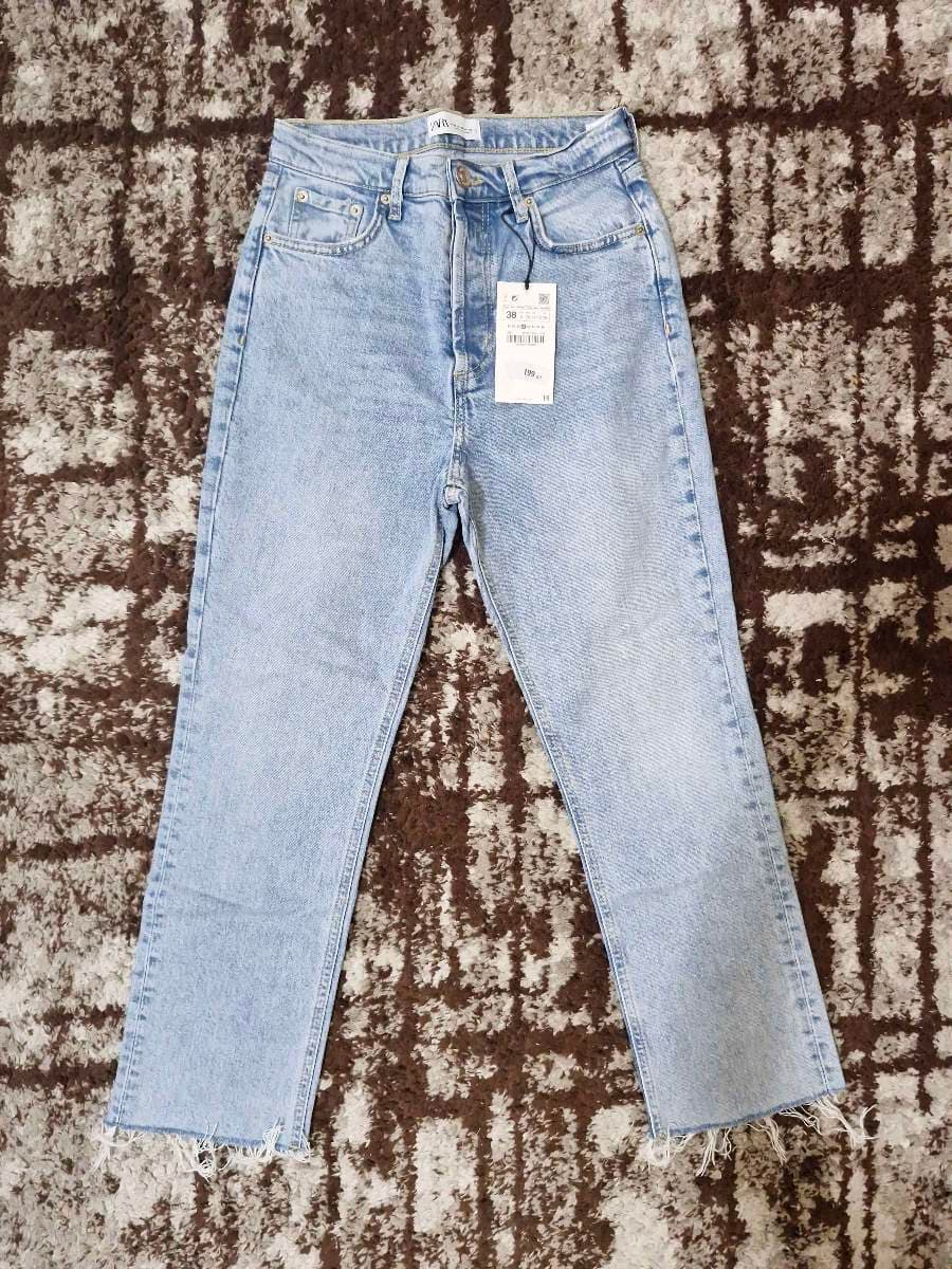 Zara Light Wash Jeans