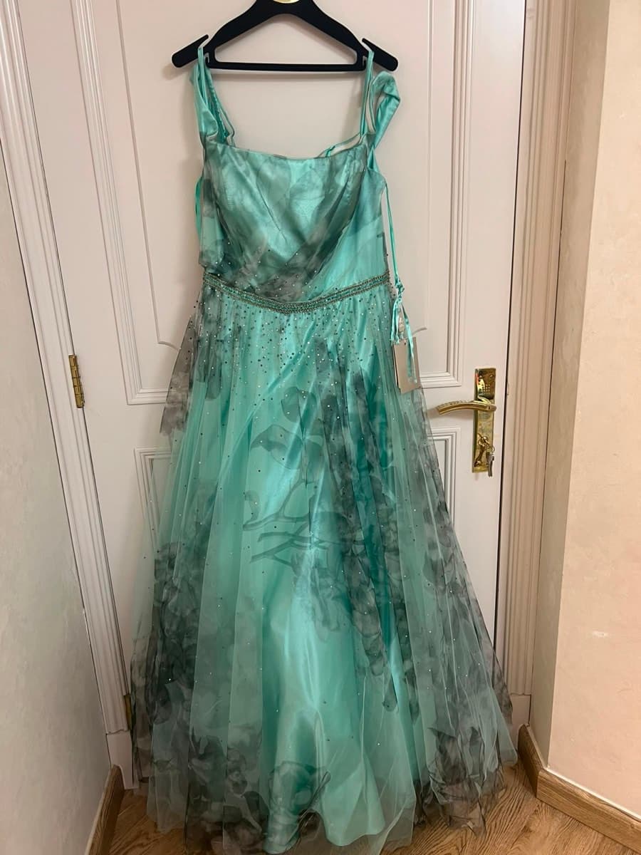 Luigi Auletta High Fashion Evening Gown – New With Tags – Size 5