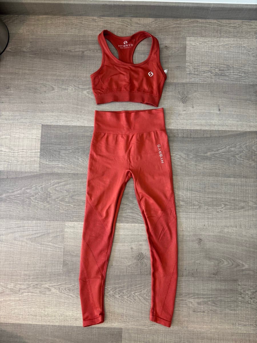 HYBRYD Activewear Set - image 1