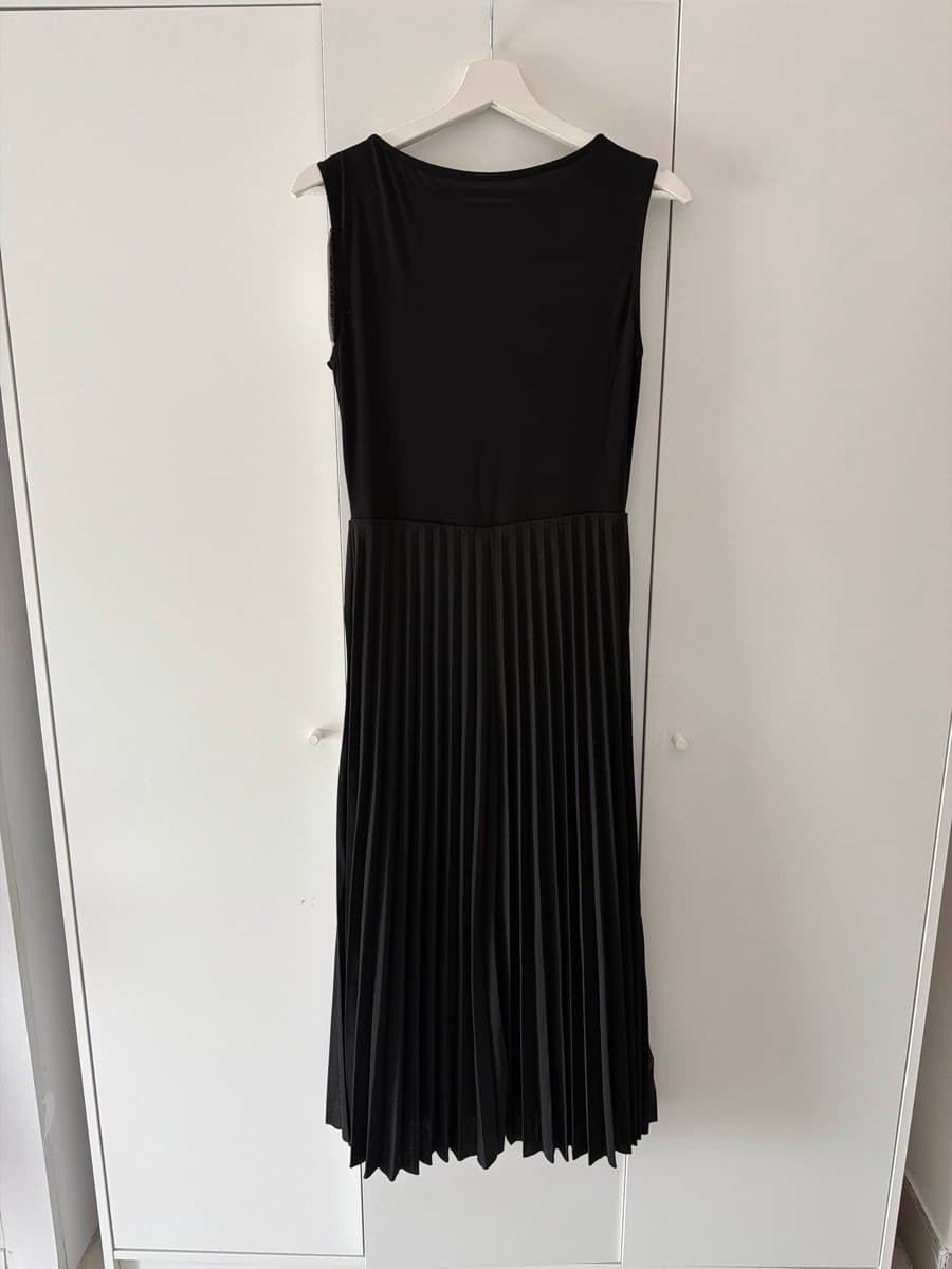 Sleeveless Black Pleated Dress - image 1