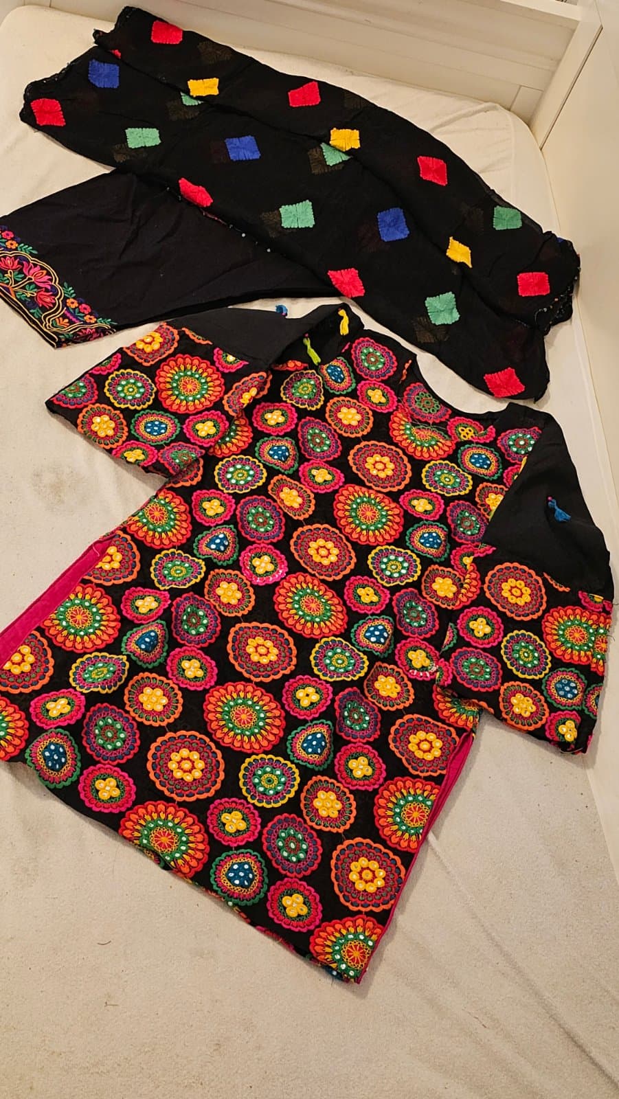 Traditional Gorgious trendy 3 PC ladies dress - perfect for Asian event - image 1