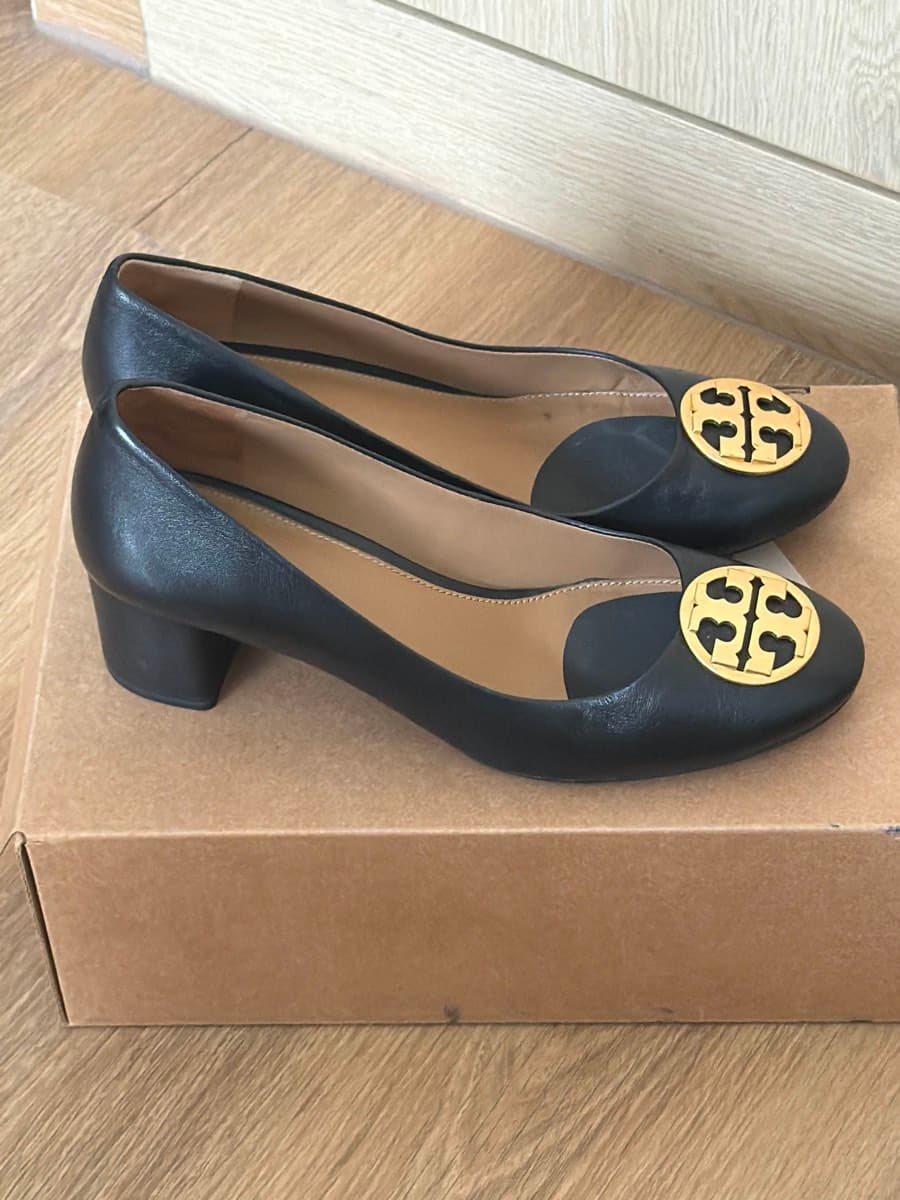 Tory Burch Leather Pumps