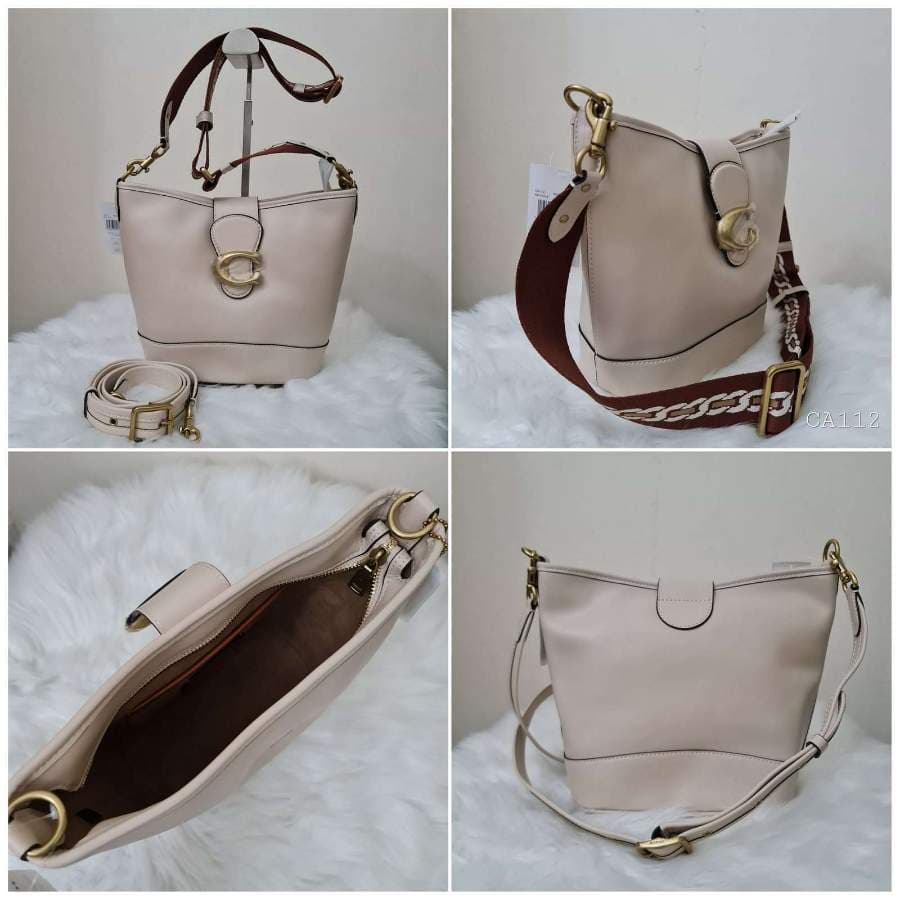 Coach Leather Bucket Bag (mall full out original)