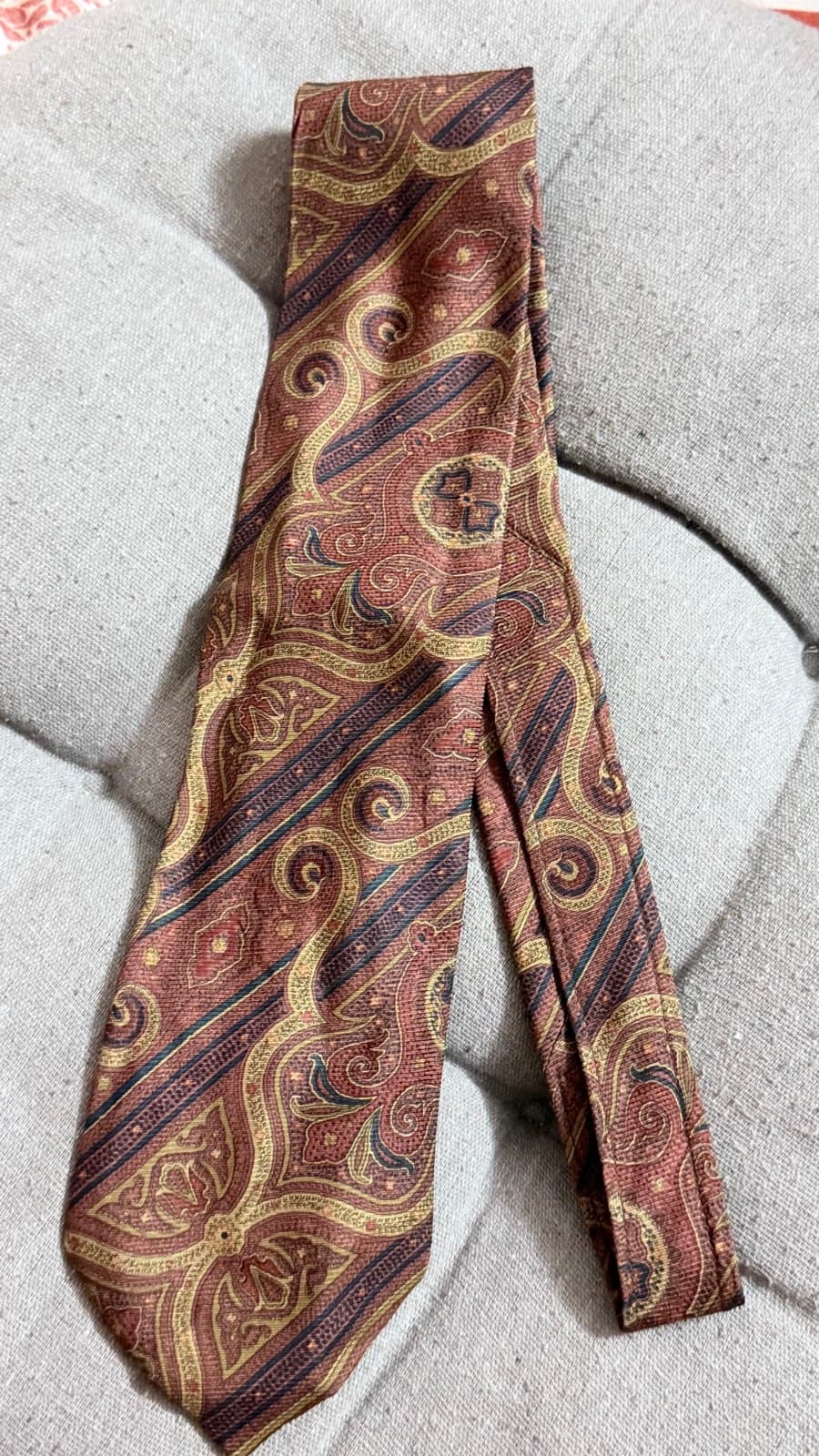 Paisley Patterned Silk Tie