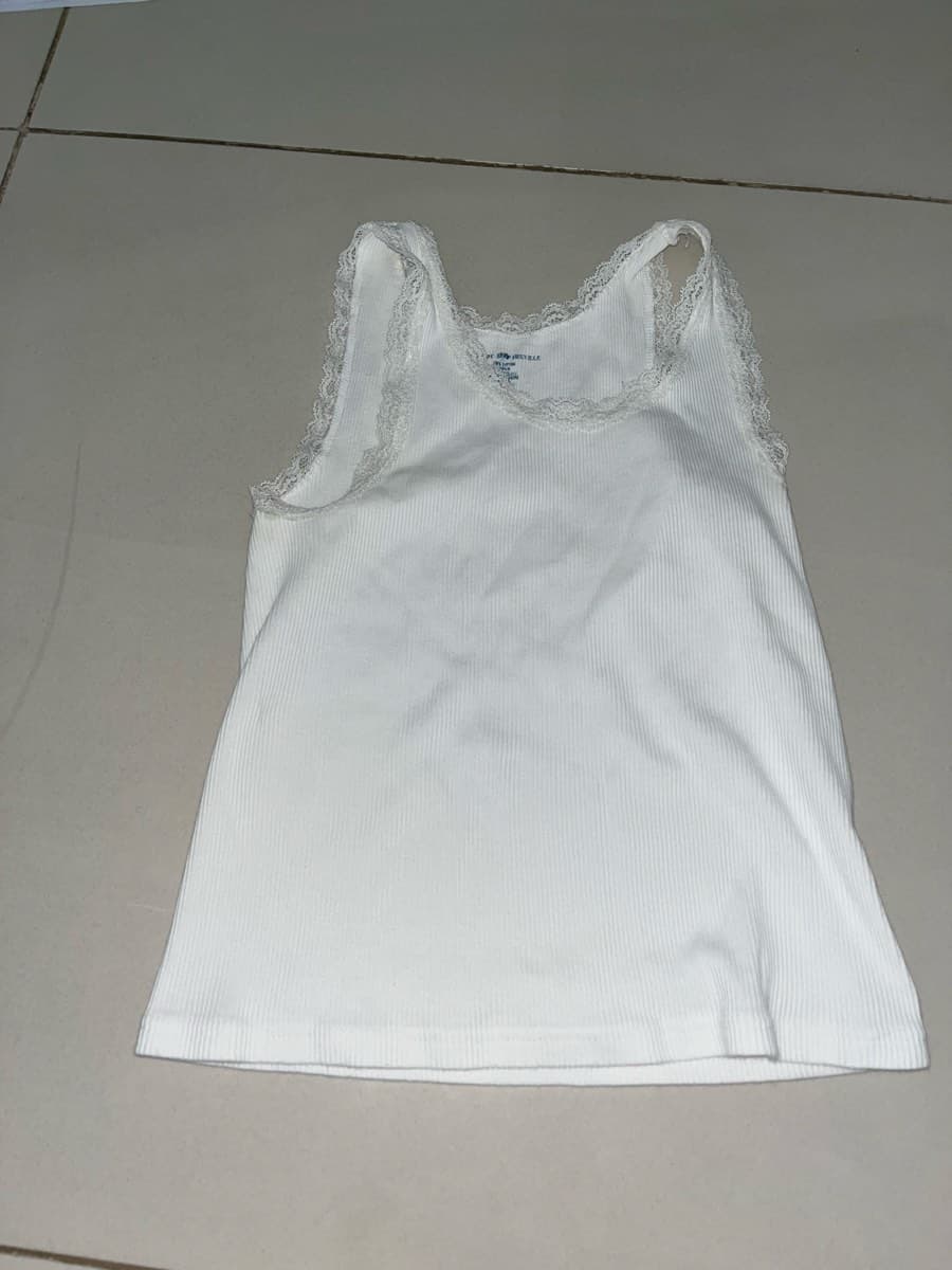 BRANDY MELVILLE top 100% cotton barley worn - image 1