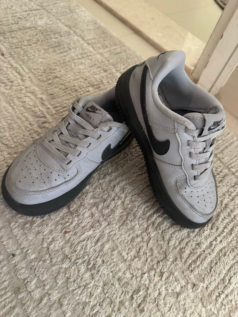 Nike Force 1 Grey Sneakers