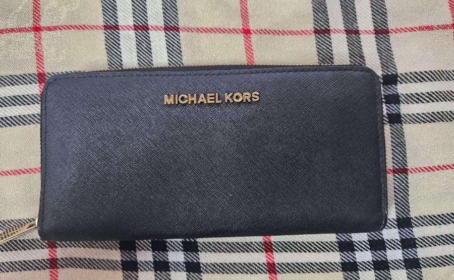 Michael Kors Zip Wallet - image 1