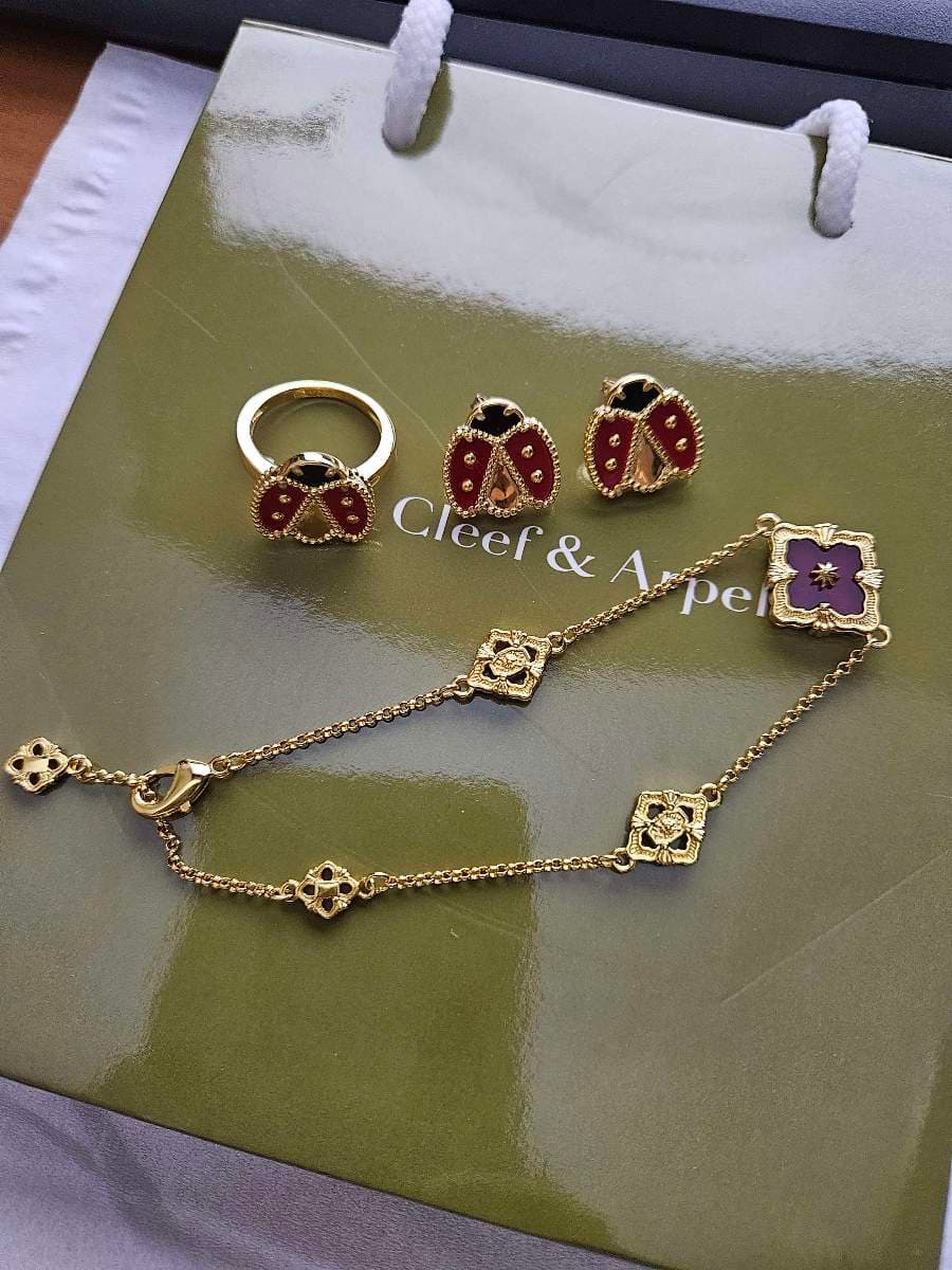 Van Cleef & Arpels Jewellery Set