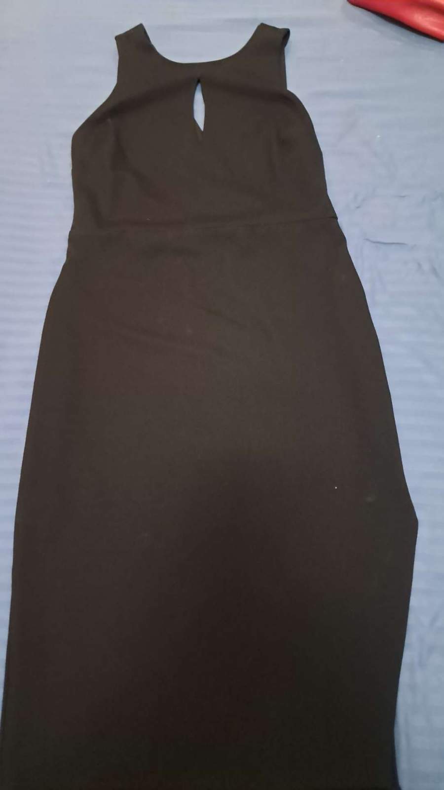 Black Sleeveless Keyhole Dress