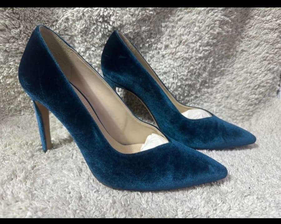 Velvet Pointed-Toe Pumpss