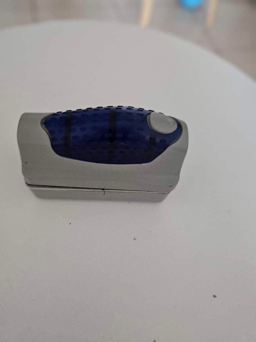 Magnetic aquarium glass cleaner