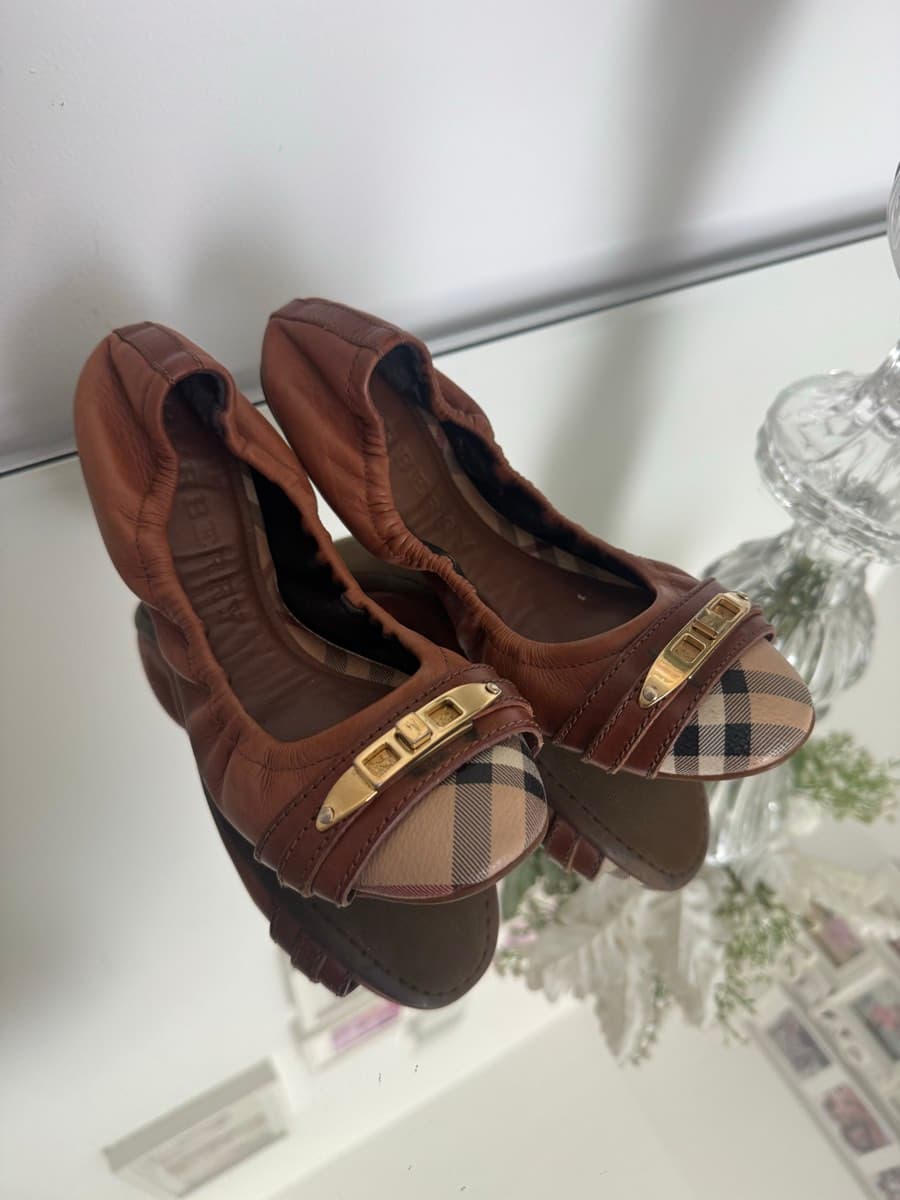 Original Burberry Leather Ballerina