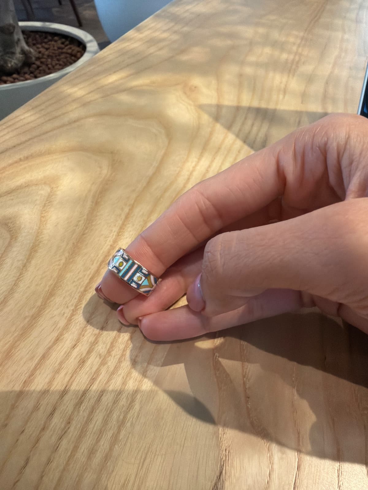 Vibrant Geometric Pattern Ring - Gold Tone