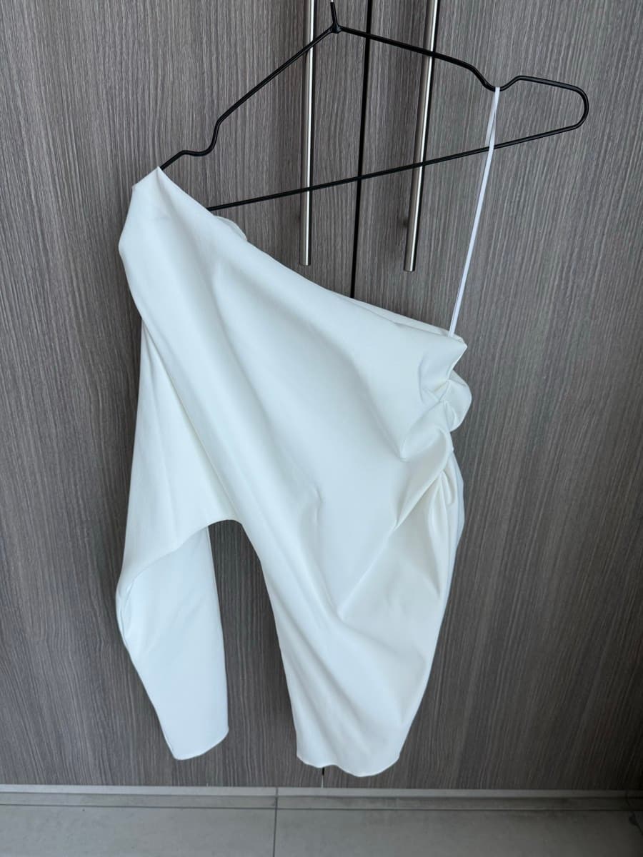 Zara White One-Shoulder Asymmetric Top